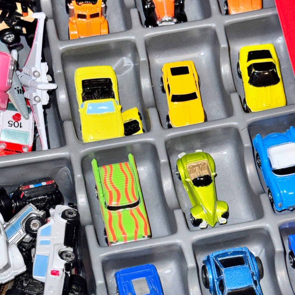 Micro Mini's Collectors Case  with 96 cars - Picture 10 of 13